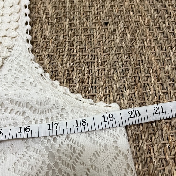 EUC ULTRA PINK Gorgeous Cream Lined Lace & Crocheted Tunic - Picture 11 of 12